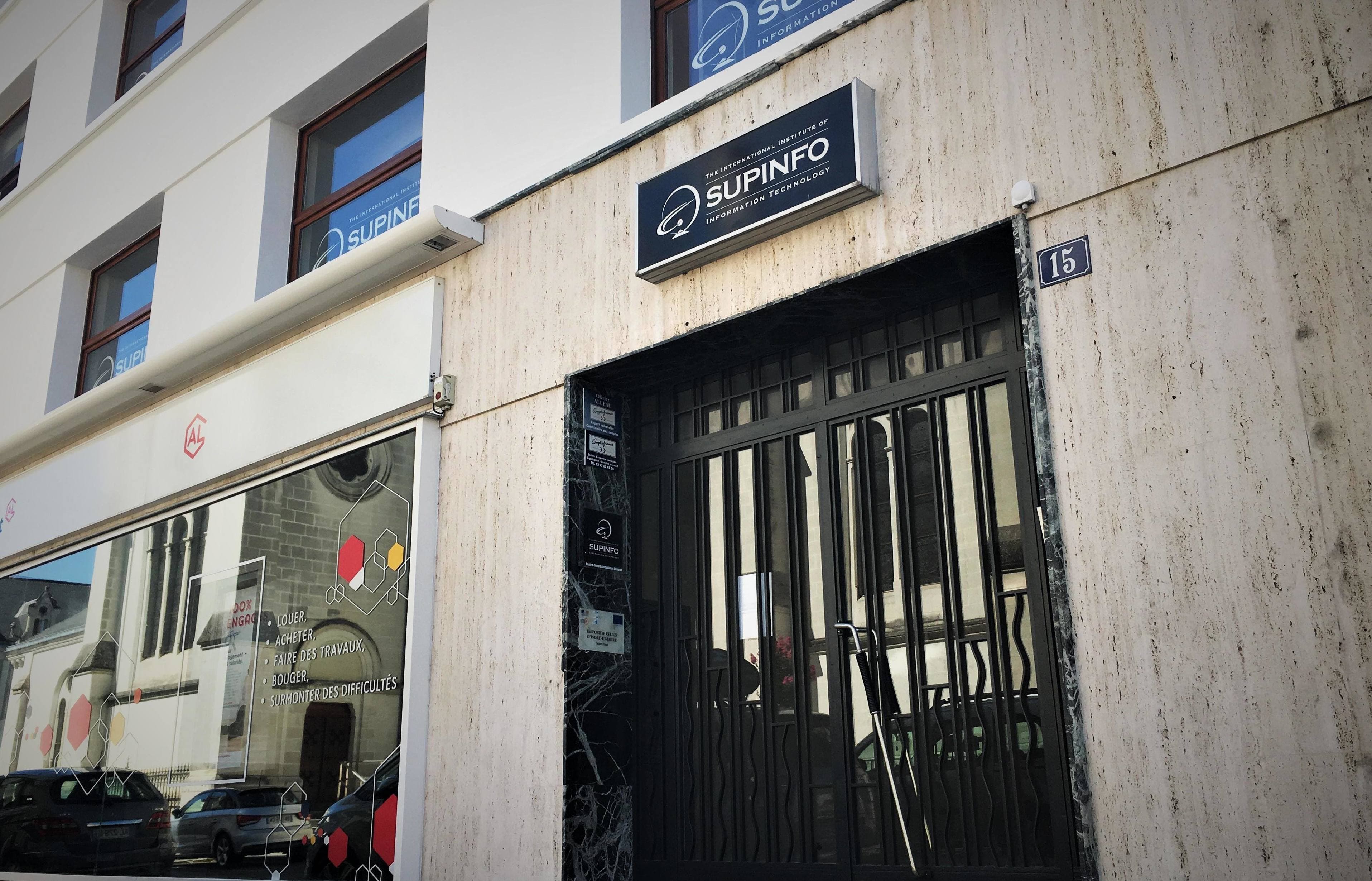 Devanture de Supinfo
